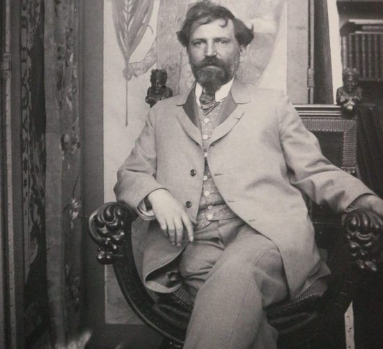 portrait alphonse mucha